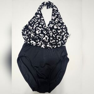 NWOT Trimshaper Halter Neck Black/White One Piece Swimsuit Sz 8